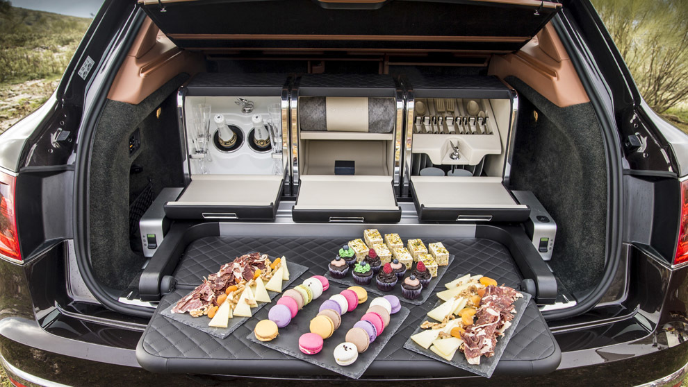 A built in picnic set in the boot of the Bentley Bentayga